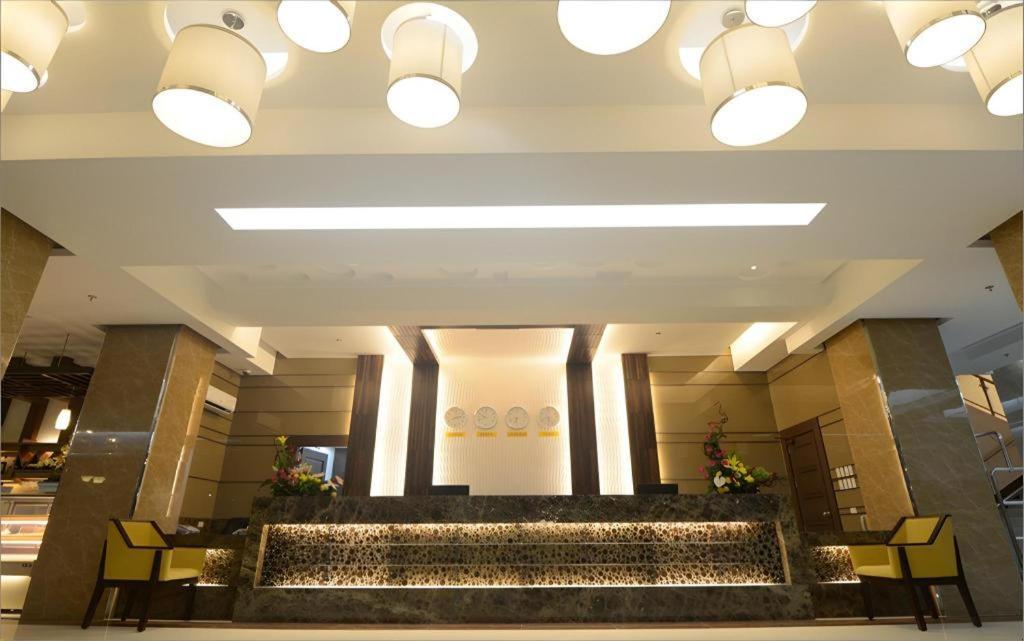 Diversion 21 Hotel Iloilo City Eksteriør billede