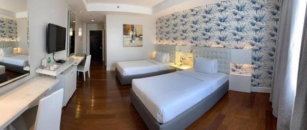 Diversion 21 Hotel Iloilo City Eksteriør billede