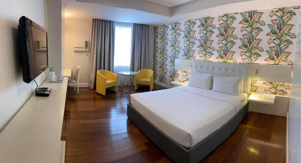 Diversion 21 Hotel Iloilo City Eksteriør billede