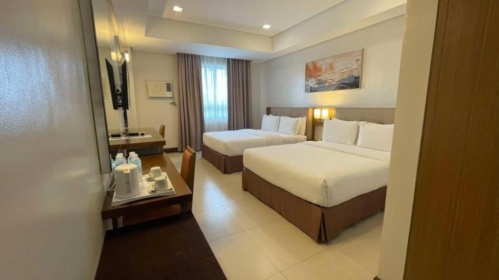 Diversion 21 Hotel Iloilo City Eksteriør billede