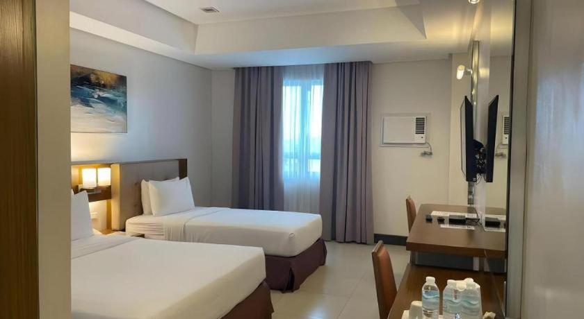 Diversion 21 Hotel Iloilo City Eksteriør billede