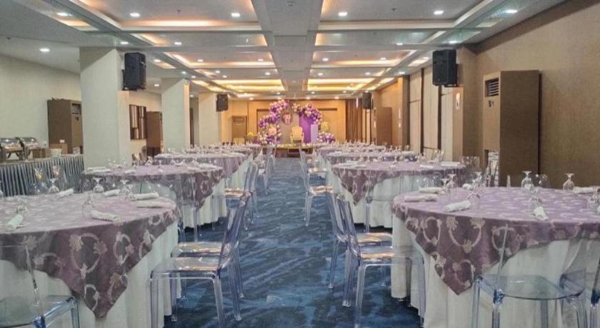 Diversion 21 Hotel Iloilo City Eksteriør billede