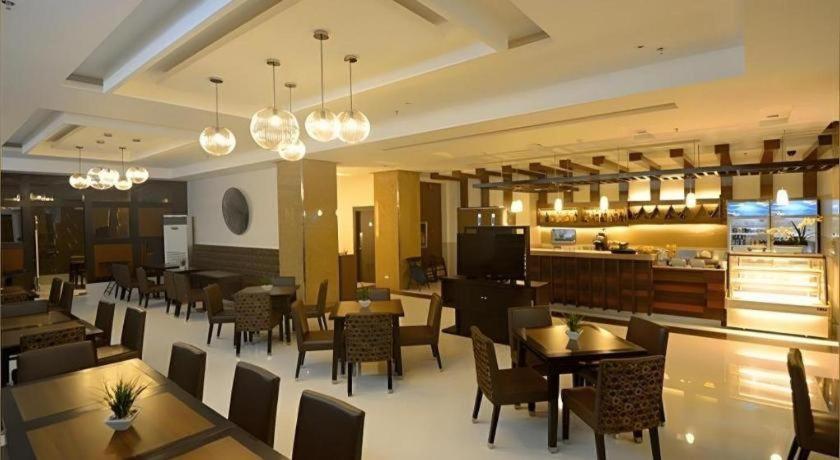 Diversion 21 Hotel Iloilo City Eksteriør billede