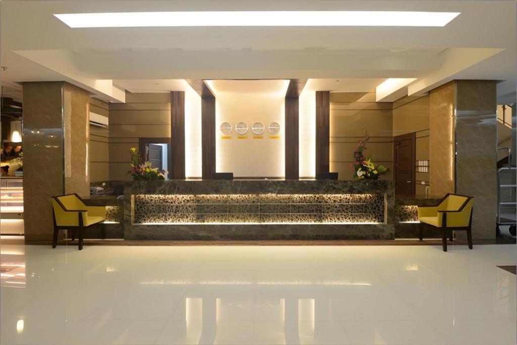 Diversion 21 Hotel Iloilo City Eksteriør billede